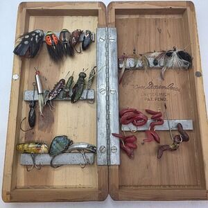 Vintage Wooden Magnetic Tackle Box Don Gapen Fly Lures, Pumpkinseed, Estate